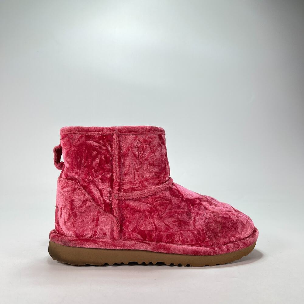 UGG Classic Mini II Crushed Velvet Raspberry Sorbet Pull On Boots Youth Size 4